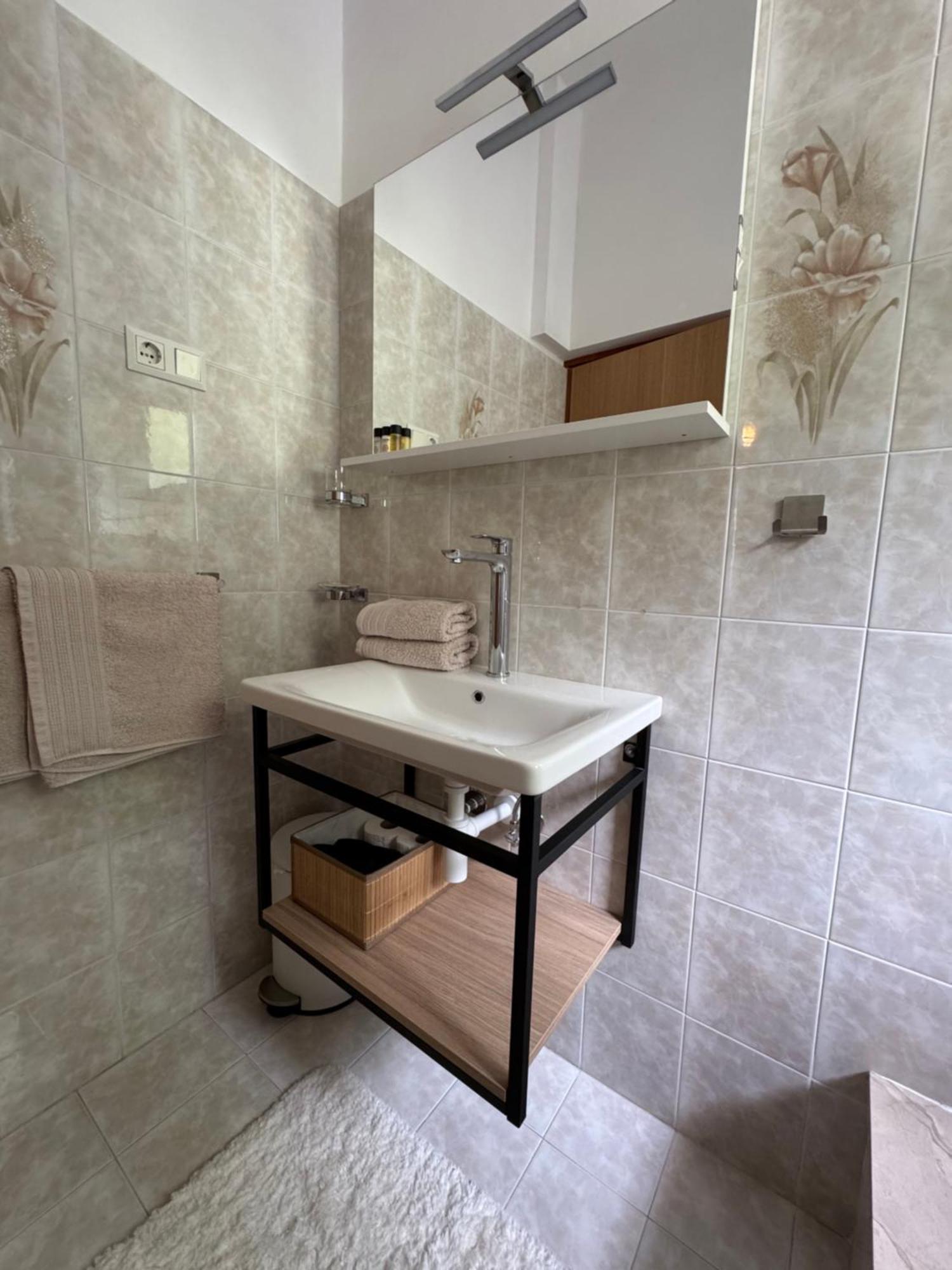Guest House Deskovic Mošćenička Draga Esterno foto